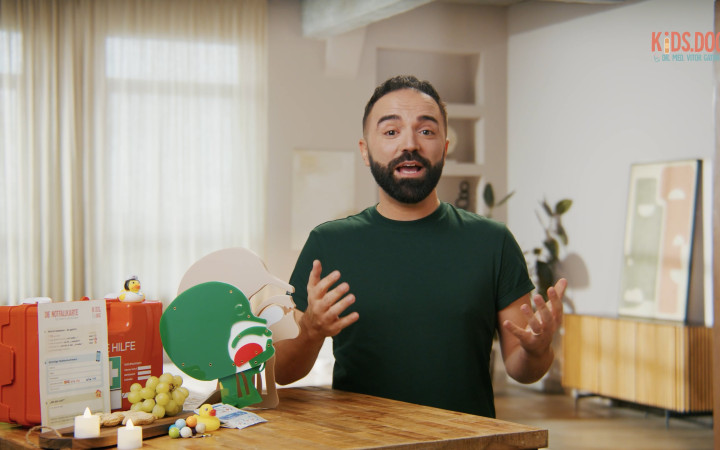 KidsDoc Dr. Vitor Gatinho im Filmstudio